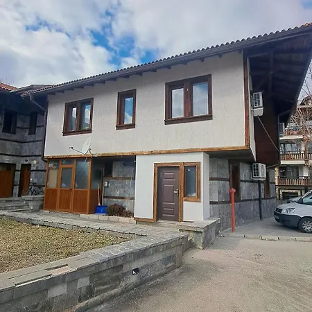 Very Cozy And Comfort House In Location *