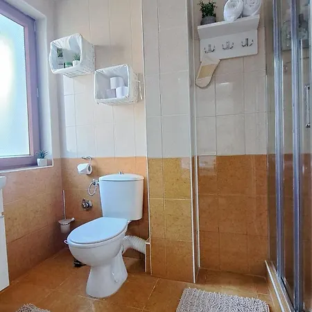 Very Cozy And Comfort House In Location