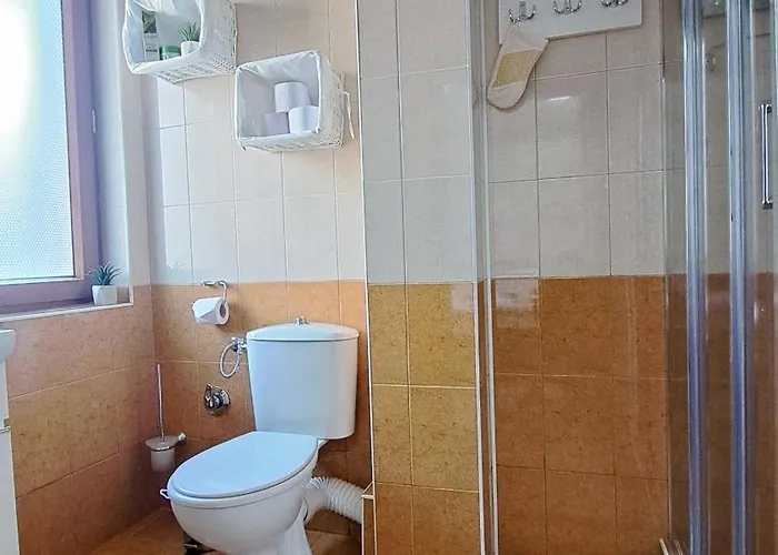 Very Cozy And Comfort House In Location